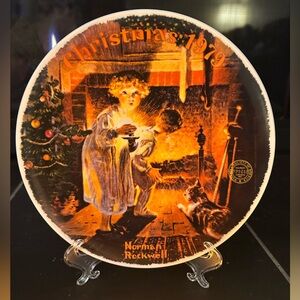 ✨VINTAGE 1979 Norman Rockwell Christmas Collector Plate - "Somebody's Up There"
